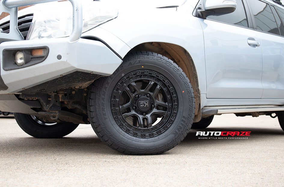 TOYOTA LANDCRUISER PRADO KING BARRETT SATIN BLACK