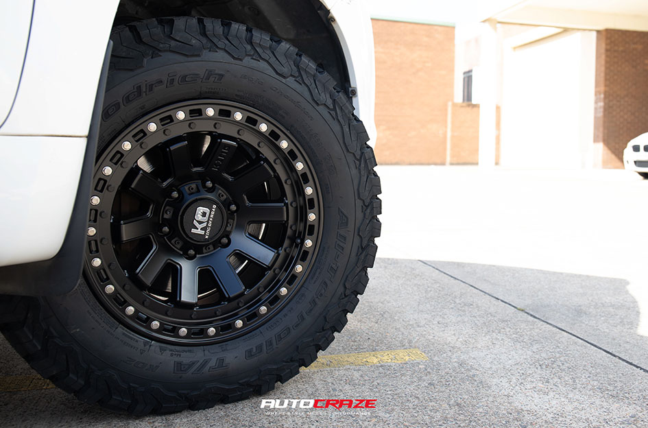 TOYOTA LANDCRUISER PRADO KING SNATCH SATIN BLACK 