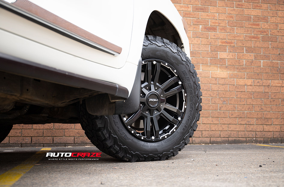 TOYOTA LANDCRUISER 200 SERIES ROH VAPOUR MATT BLACK W/SILVER BOLTS 