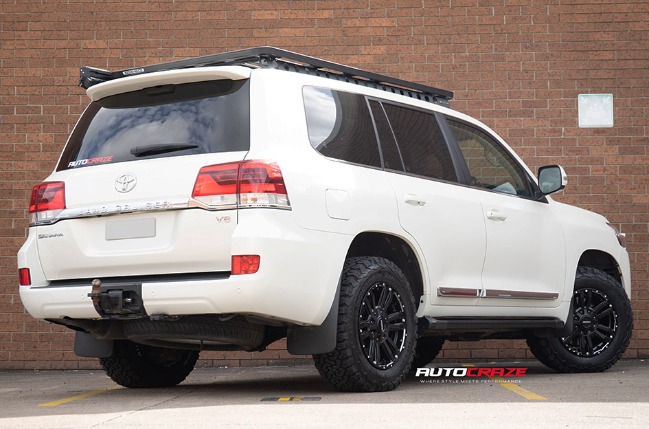 TOYOTA LANDCRUISER 200 SERIES ROH VAPOUR MATT BLACK W/SILVER BOLTS 