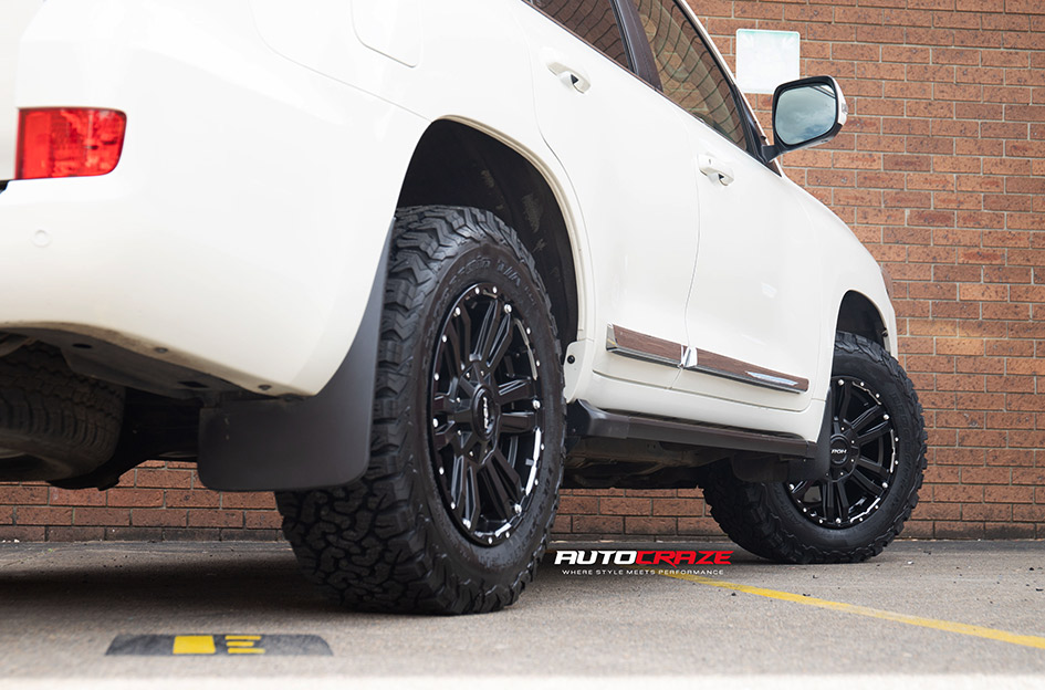 TOYOTA LANDCRUISER 200 SERIES ROH VAPOUR MATT BLACK W/SILVER BOLTS 