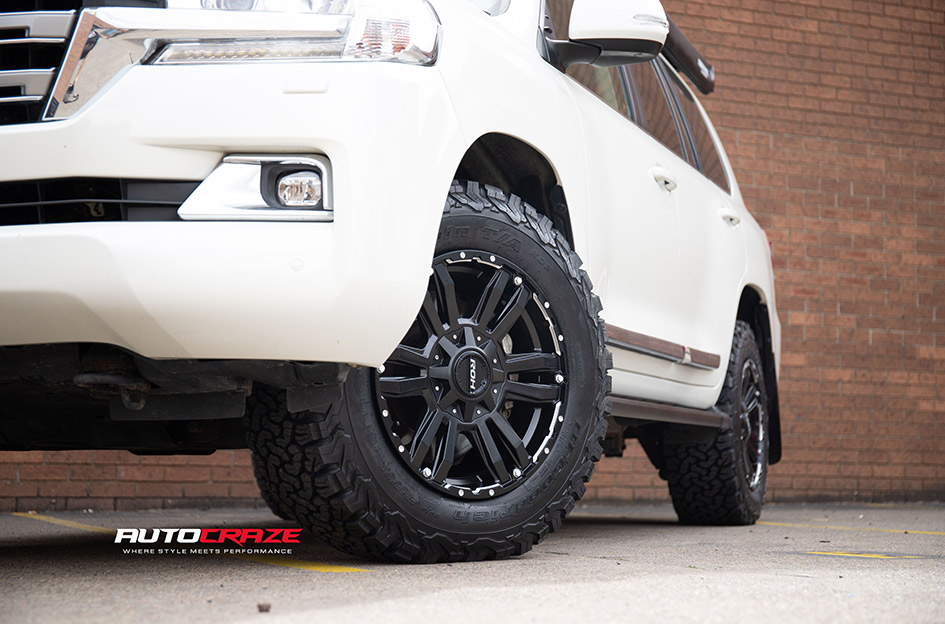 TOYOTA LANDCRUISER 200 SERIES ROH VAPOUR MATT BLACK W/SILVER BOLTS 