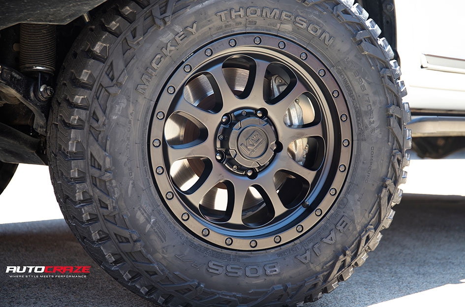 TOYOTA LANDCRUISER 200 SERIES KING HURRICANE SATIN BLACK