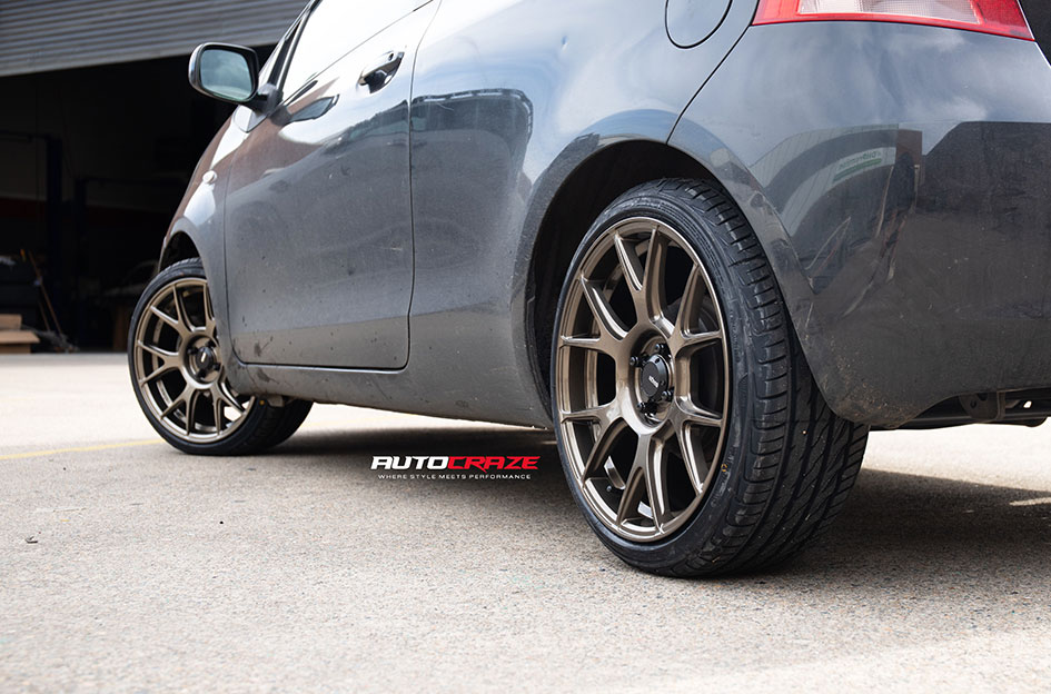 TOYOTA YARIS KONIG AMPLIFORM GLOSS BRONZE