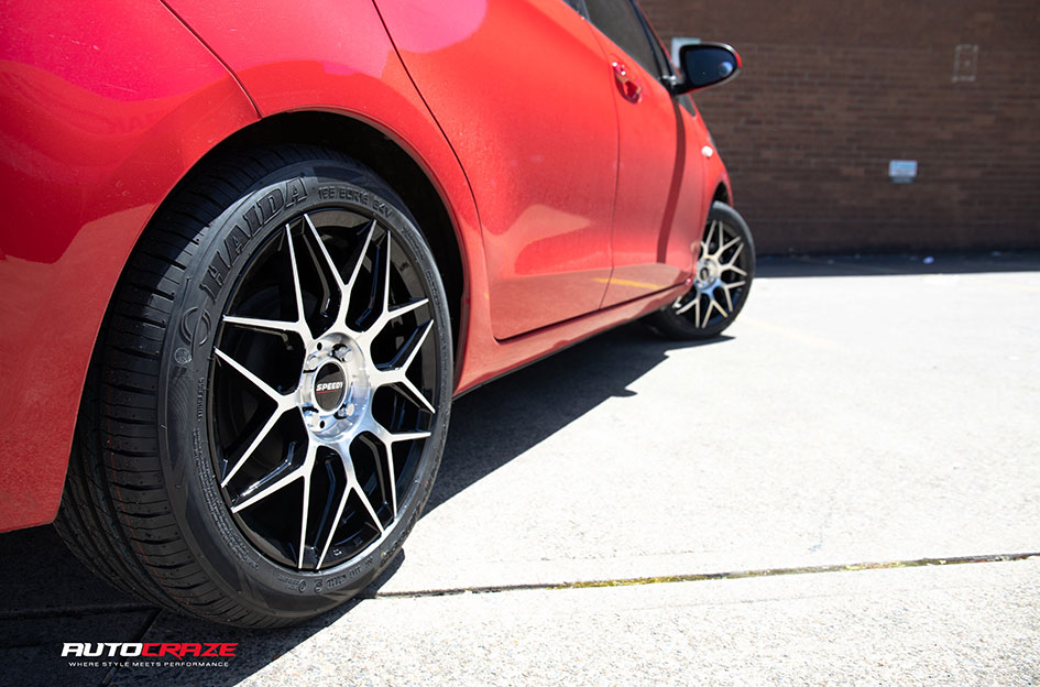 TOYOTA YARIS SPEEDY PODIUM PIANO BLACK/MACHINED 