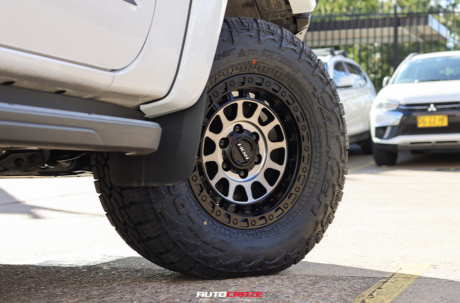 VOLKSWAGEN AMAROK ROH ASSAULT MATT BLACK WITH BLACK BOLTS AND GRAPHITE FACE