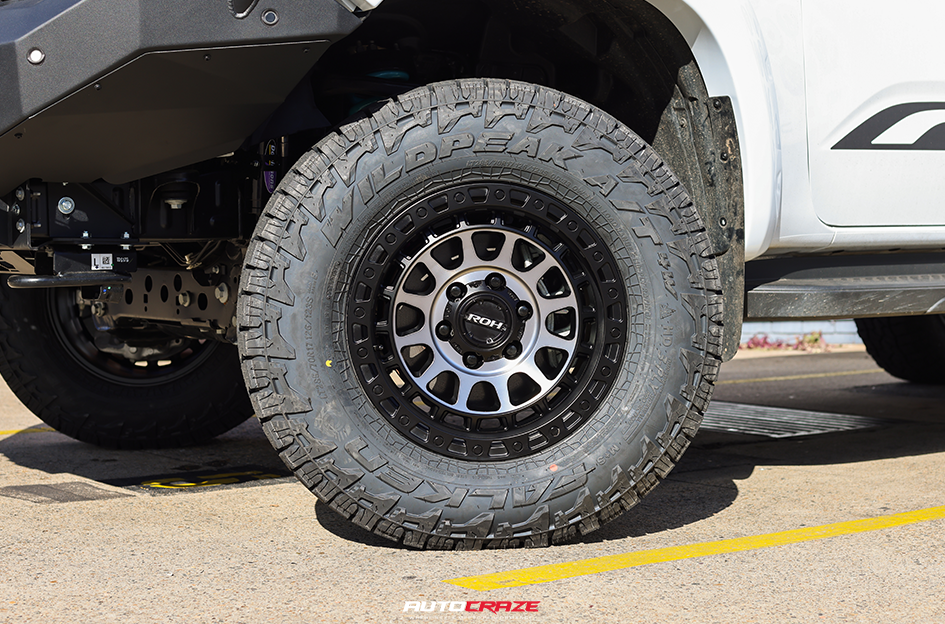 VOLKSWAGEN AMAROK ROH ASSAULT MATT BLACK WITH BLACK BOLTS AND GRAPHITE FACE