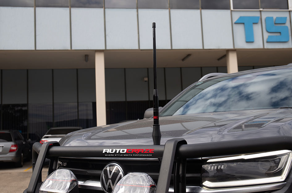 VOLKSWAGEN AMAROK ROH ASSAULT MATT BLACK WITH BLACK BOLTS AND GRAPHITE FACE