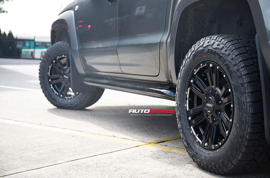 VOLKSWAGEN AMAROK ROH VAPOUR MATT BLACK / SILVER BOLTS