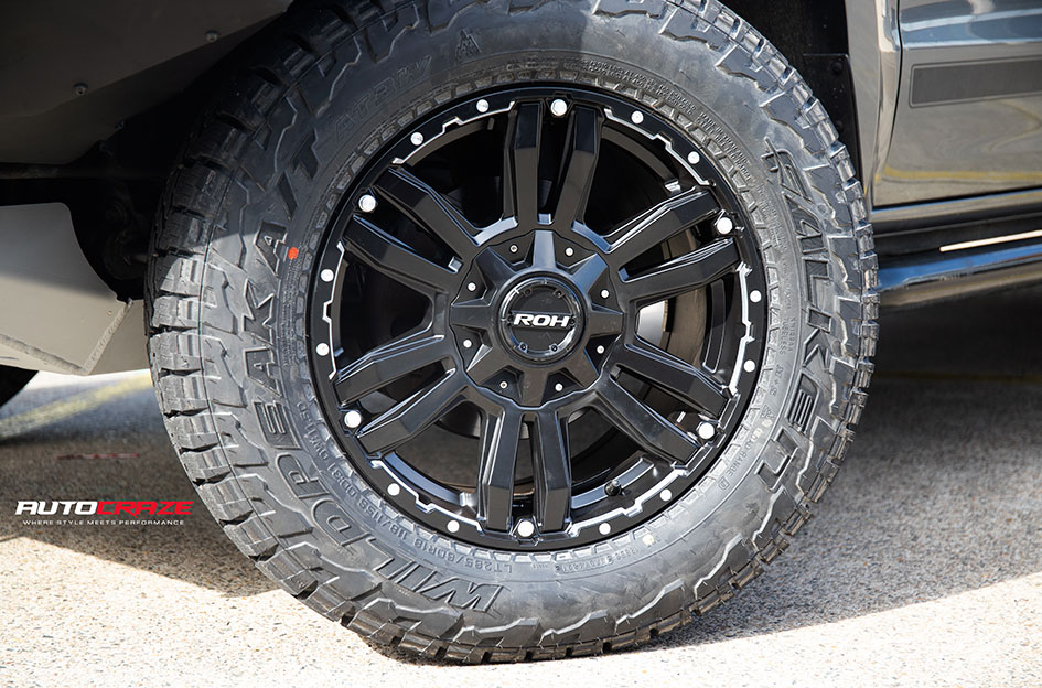 VOLKSWAGEN AMAROK ROH VAPOUR MATT BLACK / SILVER BOLTS