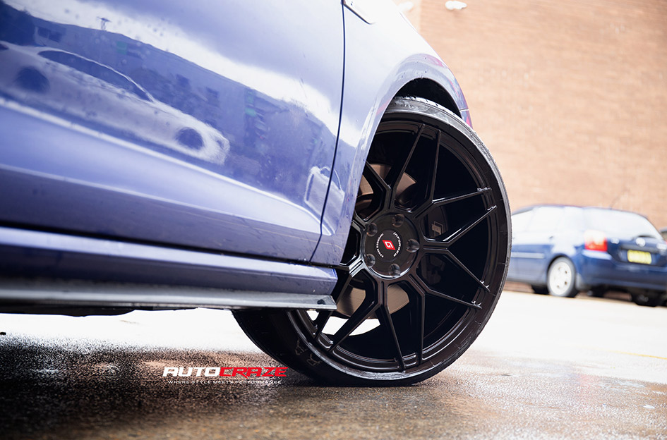 VOLKSWAGEN GOLF INFORGED IFG38 GLOSS BLACK 