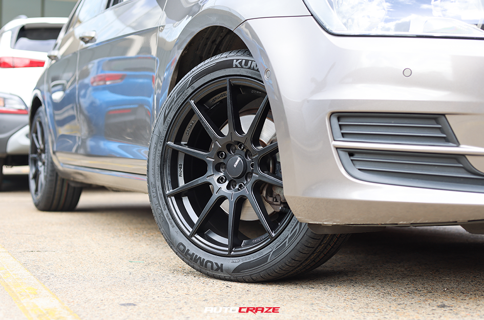 VOLKSWAGEN GOLF KING FLASH SATIN BLACK