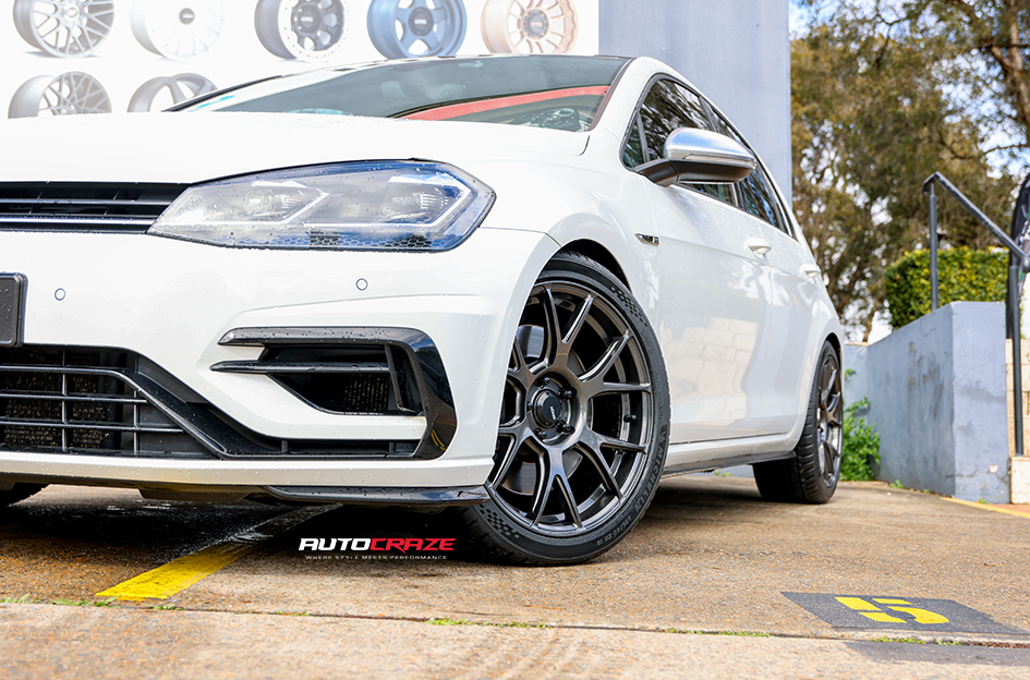 VOLKSWAGEN GOLF KONIG AMPLIFORM DARK METALLIC GRAPHITE