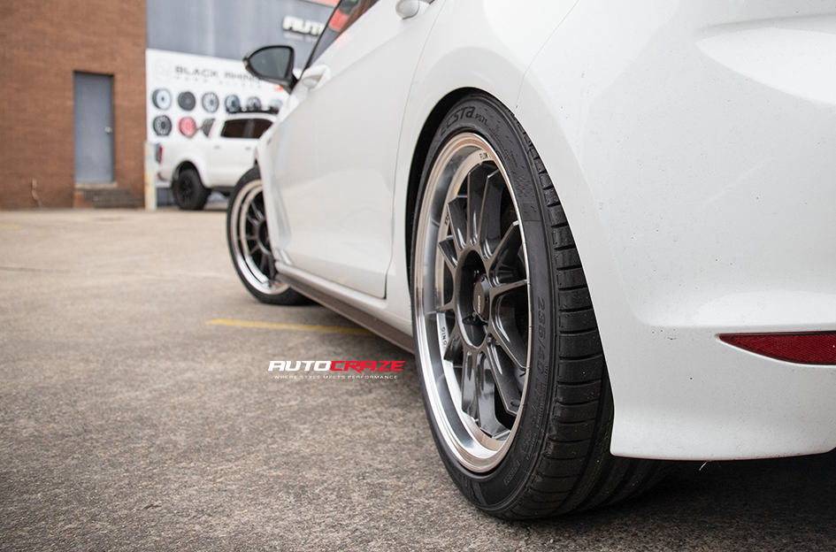 VOLKSWAGEN GOLF KONIG HYPERGRAM METALLIC CARBON W/MACHINED LIP