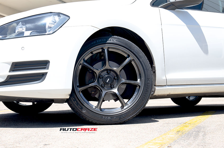 VOLKSWAGEN GOLF KONIG ULTRAGRAM CARBON BRONZE METALLIC 