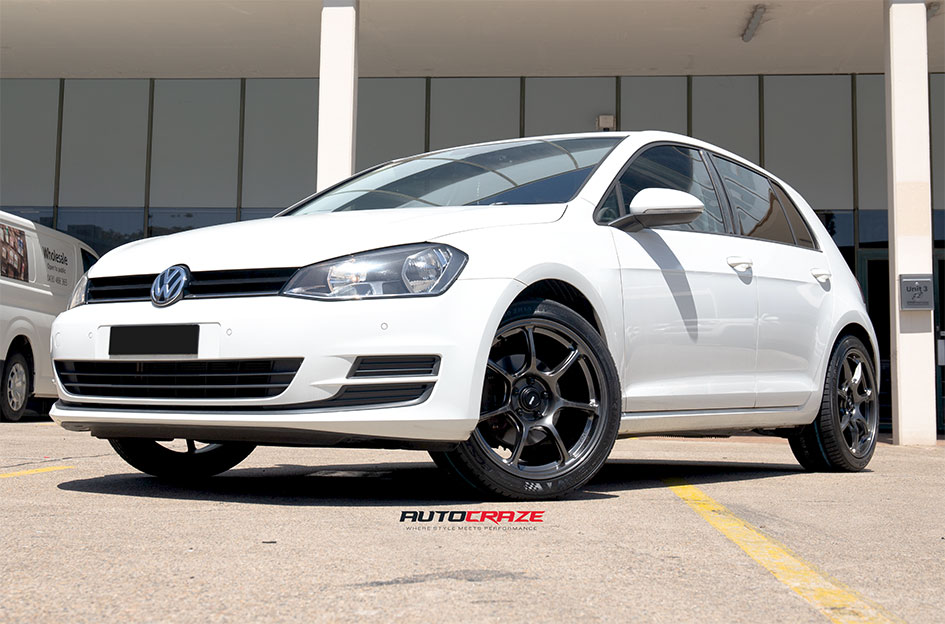 VOLKSWAGEN GOLF KONIG ULTRAGRAM CARBON BRONZE METALLIC 