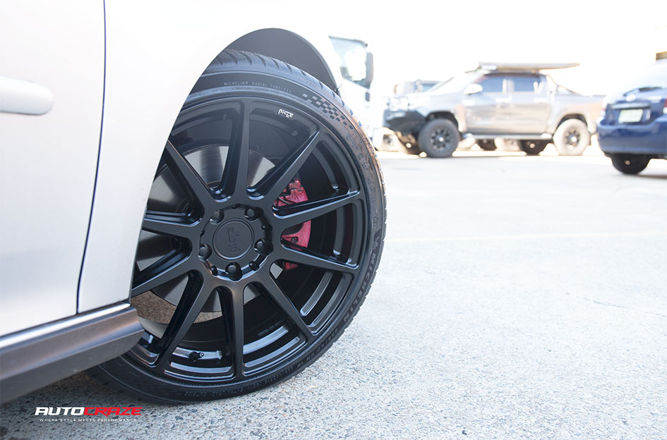 VOLKSWAGEN GOLF NICHE ESSEN SATIN BLACK