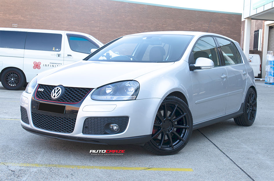 VOLKSWAGEN GOLF NICHE ESSEN SATIN BLACK