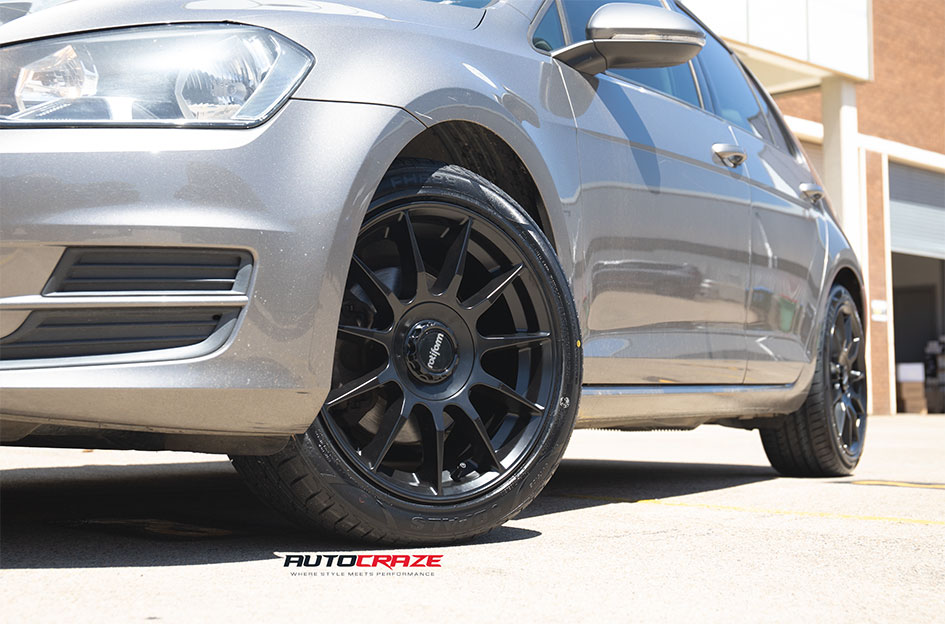 VOLKSWAGEN GOLF ROTIFORM DTM SATIN BLACK