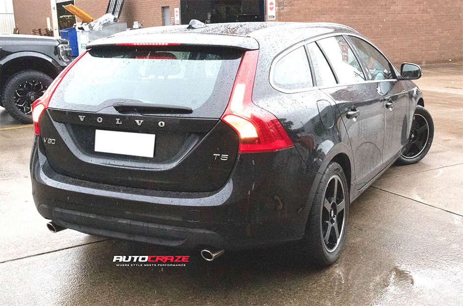 VOLVO V60 MOTEGI MR116 GLOSS BLACK MACHINED STRIPE