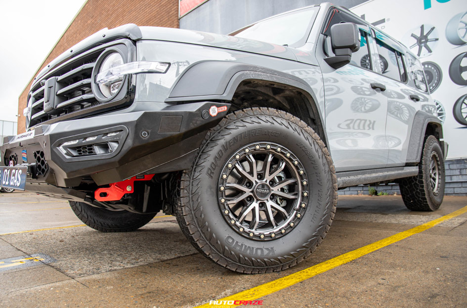 GWM TANK 300 NOMAD N133 GLOSS BLACK DARK TINT