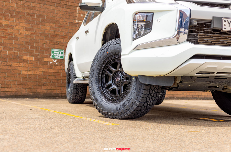 MITSUBISHI TRITON KING BARRETT SATIN BLACK