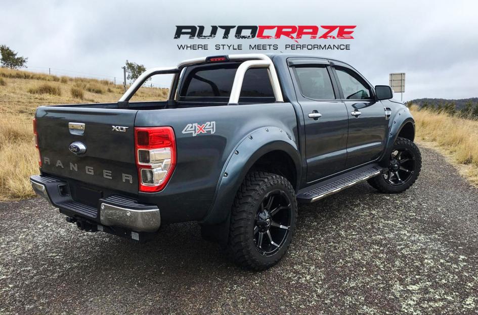 FORD RANGER COUPLER BLACK MACHINED WITH DARK TINT