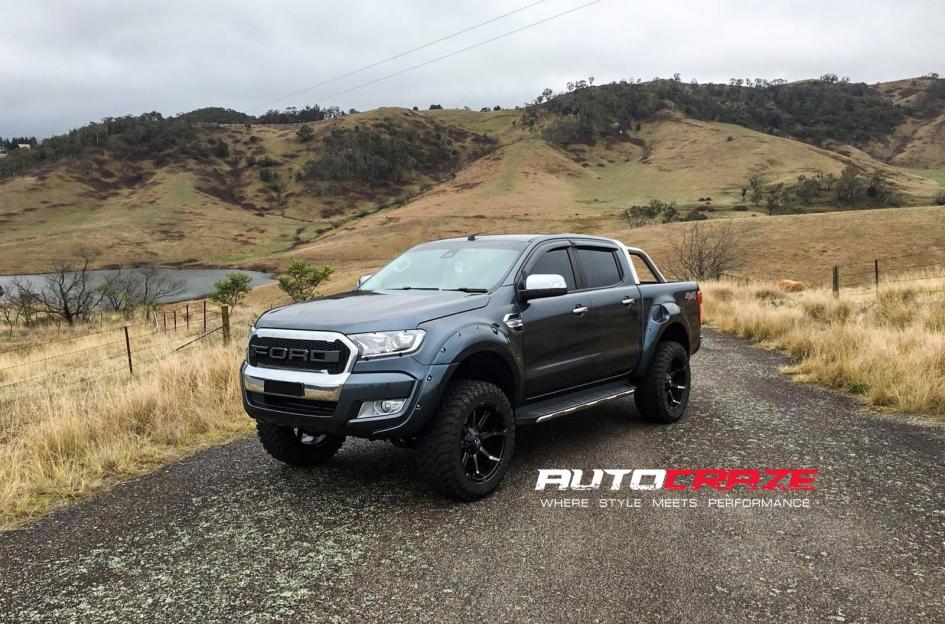 FORD RANGER COUPLER BLACK MACHINED WITH DARK TINT