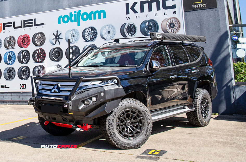 MITSUBISHI PAJERO SPORT NOMAD N162 SATIN BLACK