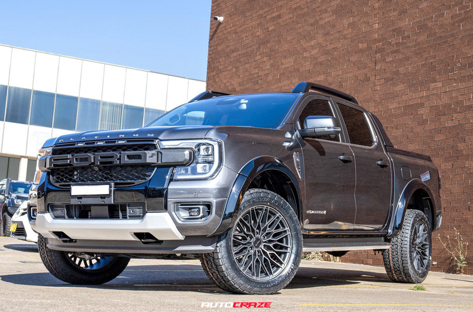 FORD RANGER NEXT GEN NICHE CALABRIA 6 GLOSS BLACK MACHINED