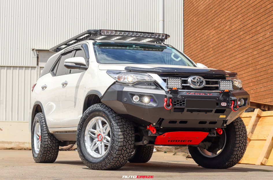 TOYOTA FORTUNER NOMAD N232 SILVER MACHINED FACE