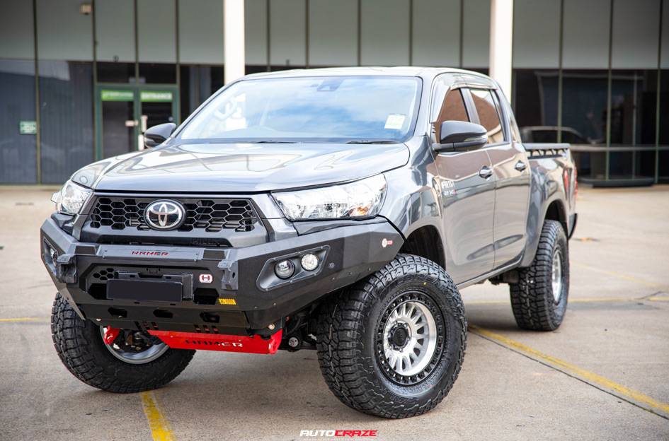 TOYOTA HILUX KMC IMS KM552 MACHINED W/ BLACK LIP
