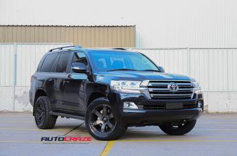 TOYOTA LANDCRUSIER BEAST BLACK   MACHINED WITH DARK TINT