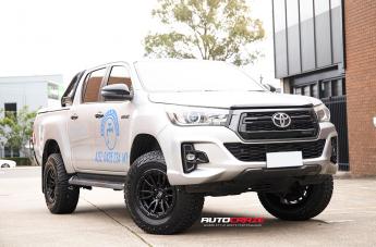 TOYOTA HILUX N80 4WD CLASH GLOSS BLACK