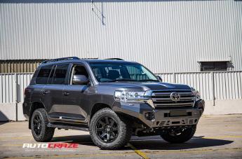 TOYOTA LANDCRUSIER LEGACY SATIN BLACK
