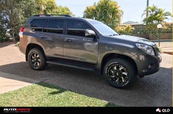 TOYOTA-PRADO-GD01-BLACK-WITH-CHROME-INSERTS