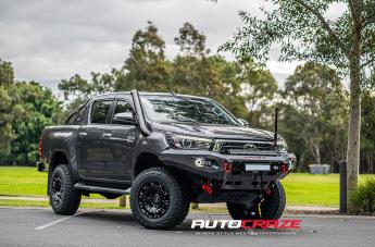 TOYOTA HILUX 4WD CINCO GLOSS BLACK W STAINLESS BOLTS
