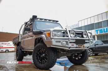 TOYOTA LANDCRUSIER MO962 SATIN GREY MILLED ACCENTS