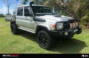 TOYOTA LANDCRUSIER MO962 GLOSS BLACK