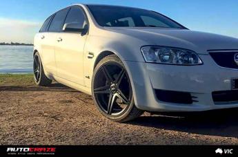 HOLDEN-COMMODORE-ROYAL-MATTE-BLACK