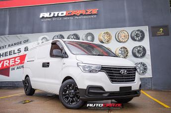 HYUNDAI-ILOAD-OUTLAW-SATIN-BLACK