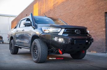 TOYOTA HILUX 4WD MX AMURO PASSION BLACK TINT W BLACK LIP