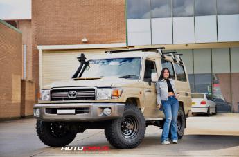 TOYOTA LANDCRUISER MODULAR BLACK
