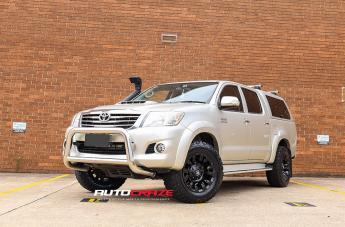 TOYOTA LANDCRUSIER VAPOR MATTE BLACK