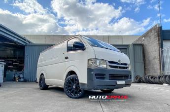 TOYOTA-HIACE-HEIST-SATIN-BLACK