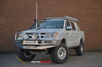 TOYOTA HILUX N70 4WD VECTOR BLACK MACHINED