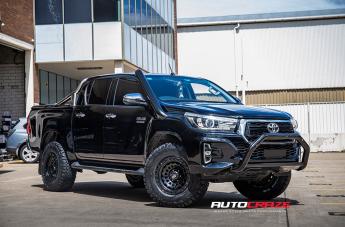 TOYOTA HILUX N80 4WD ZEPHYR MATTE BLACK