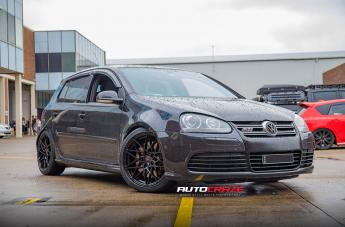 VOLKSWAGEN-GOLF-ZR1-GLOSS-BLACK
