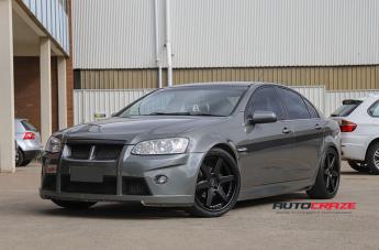HOLDEN-COMMODORE-ALTAIR-MATTE-BLACK-WITH-GLOSS-BLACK-LIP