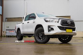 TOYOTA HILUX N80 4WD GENESIS MATTE BLACK